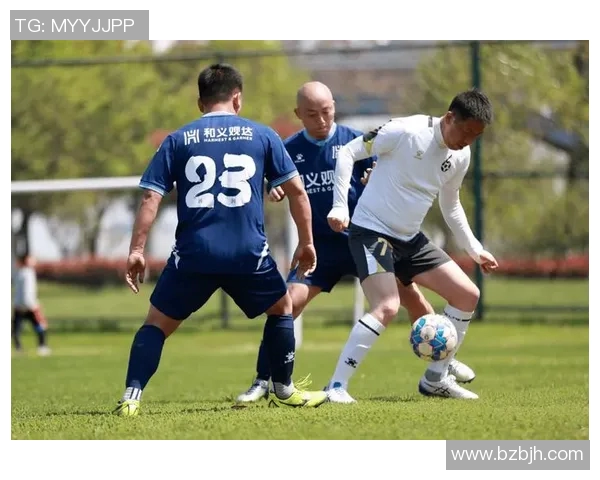 德比星足球：探索足球世界的魅力与激情，感受团队合作的力量与荣耀